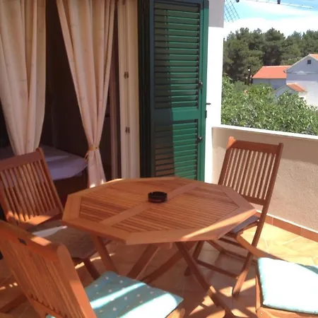 L&L Apartments Vir Room photo